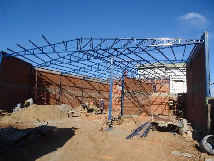 Pavilhão metálico para venda, obra Formafer